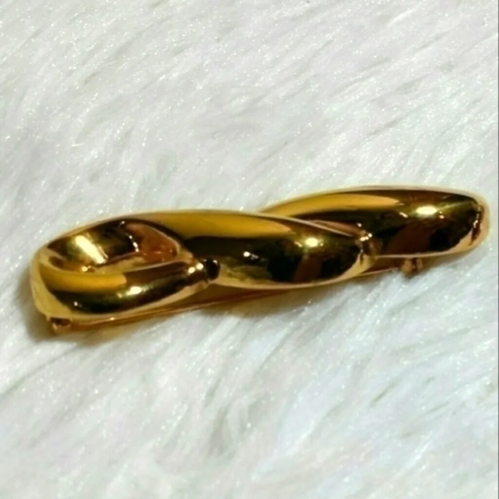 Vintage Monet Looped Ribbon Twist Bar Brooch
